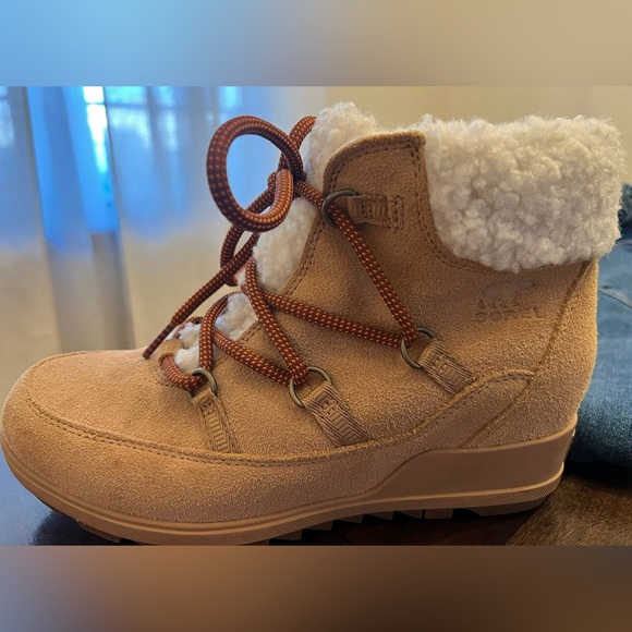 Sorel Evie Cozy Lace Up Leather Suede Wedge Ankle Booties 
Size 9.5 - Picture 2 of 4